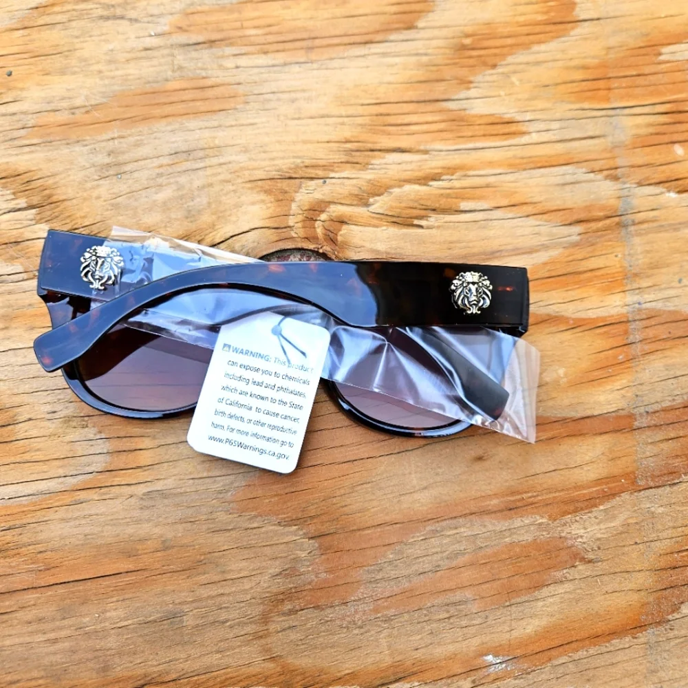 Kleo Womens  Tortoise Sunglasses - Picture 6 of 16